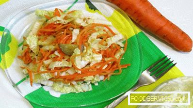 Salată cu varză de la beijing și morcovi coreeni