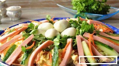 Salată cu varză Peking și ouă de prepeliță